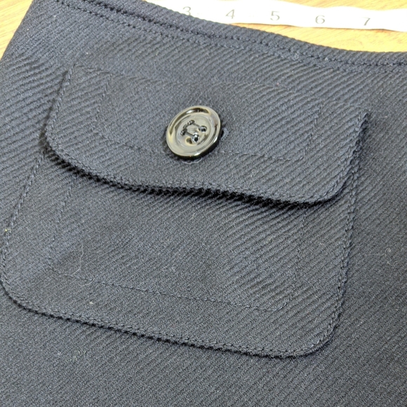 BURBERRY London Short Skirt Textured Big P… - Picture 4 of 8